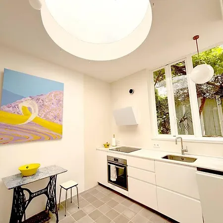 Peace And Sun In The Old Town Hébergement de vacances *