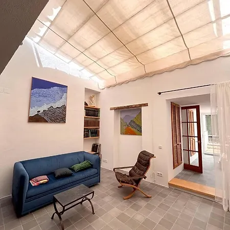 Peace And Sun In The Old Town Hébergement de vacances *