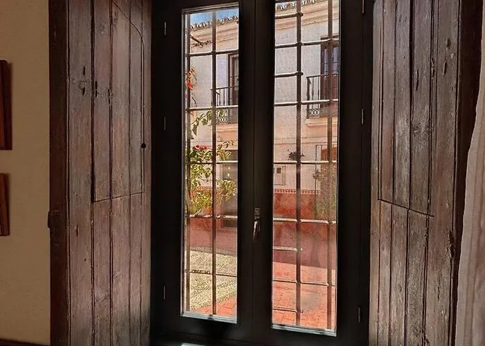 Peace And Sun In The Old Town 펜션 에스테포나