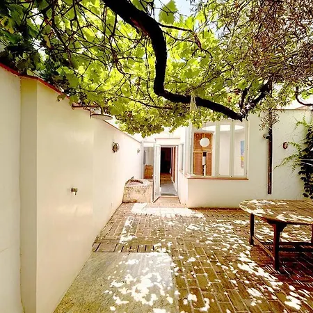 Peace And Sun In The Old Town Holiday home