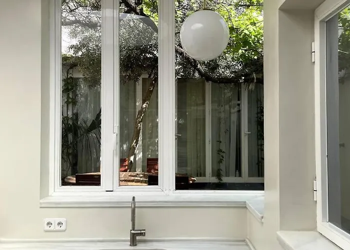 Peace And Sun In The Old Town Holiday home *