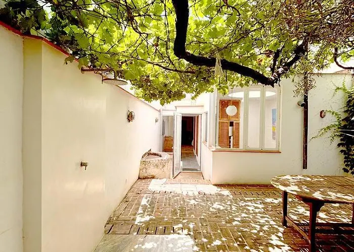 Peace And Sun In The Old Town Holiday home